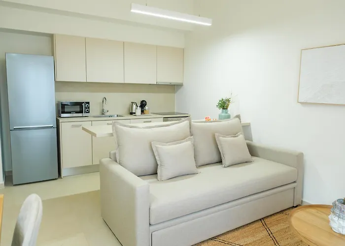 Artemis 1 - Etheras Villa Kythira Town